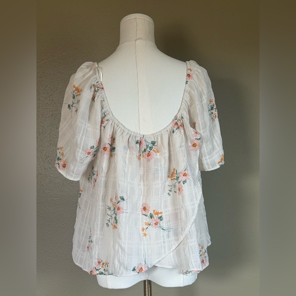 Melrose and Market Cream Floral Short Sleeve Blouse Large - Picture 5 of 9